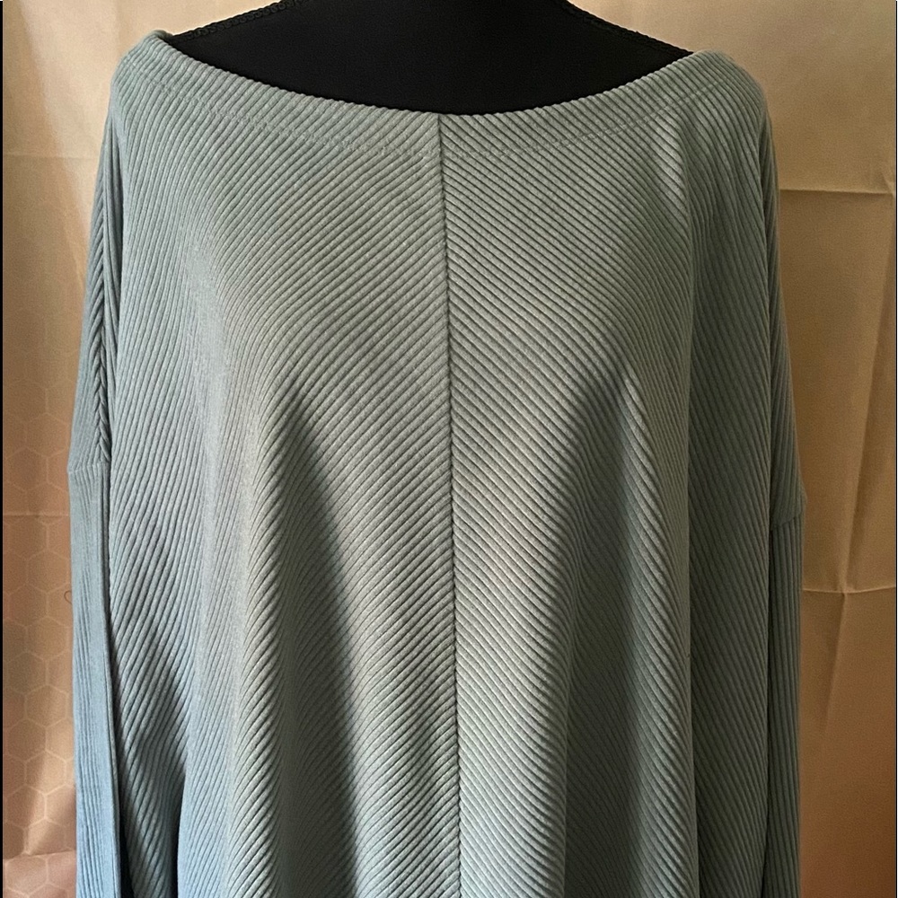 Women’s plus size top
